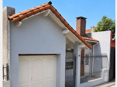 Casa  en Venta en Villa Sarmiento