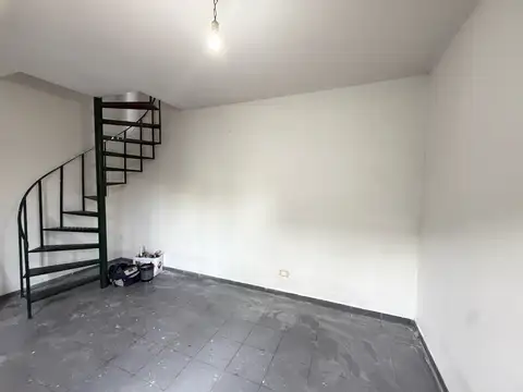 Depto Tipo Casa en Alquiler de 1 dormitorio