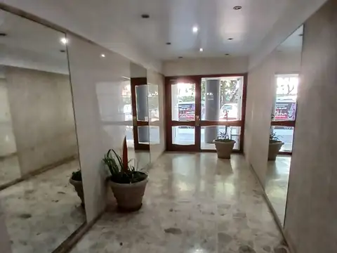 Plaza 4100, Piso 1