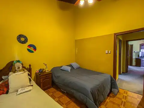 Casa 6 ambientes con 4 baños