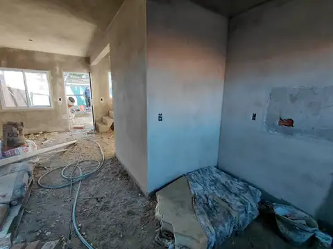 Casa 3 ambientes con 1 baño