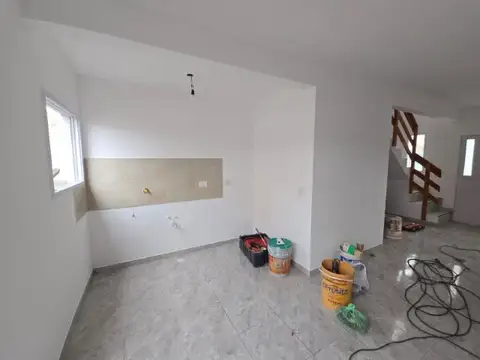 Casa 3 ambientes con 1 baño