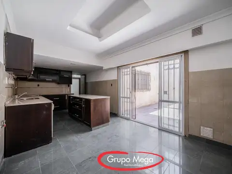 E Venta – Casa de 5 Ambientes con Patio Terraza y Garage en LiniersCasa