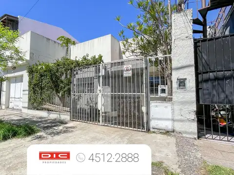 Casa 4 ambientes Venta - Martinez