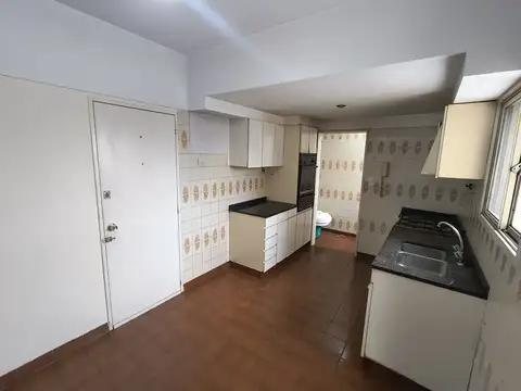 Alem 100, Piso 8