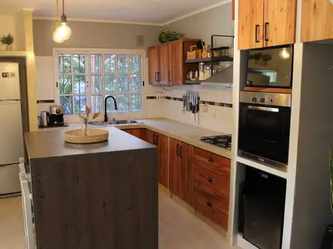 Casa 5 ambientes con 3 baños