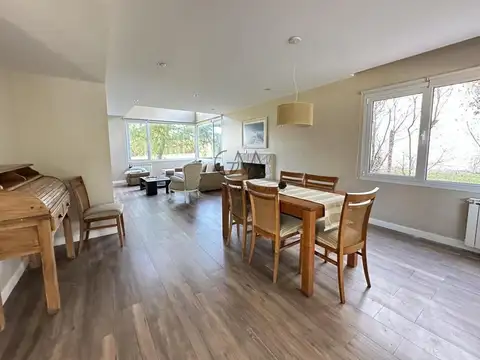 Casa en Alquiler Temporal con 1 cochera