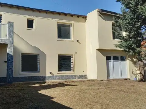 Casa en Alquiler de 3 dormitorios