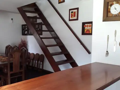 Casa en Alquiler con 1 cochera