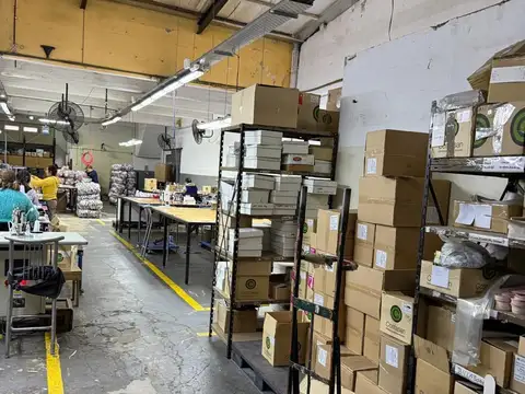 Galpon en Alquiler en Pompeya, $ 4.000.000