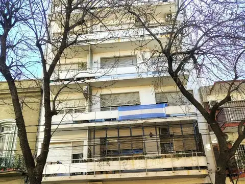 DEPARTAMENTO DE 3 AMBIENTES  AL FRENTE CON BALCÓN