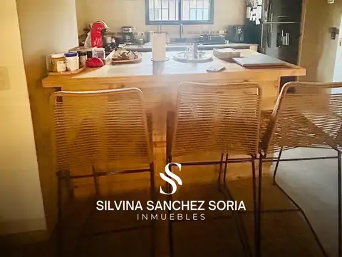 Casa en Venta con 2 cocheras