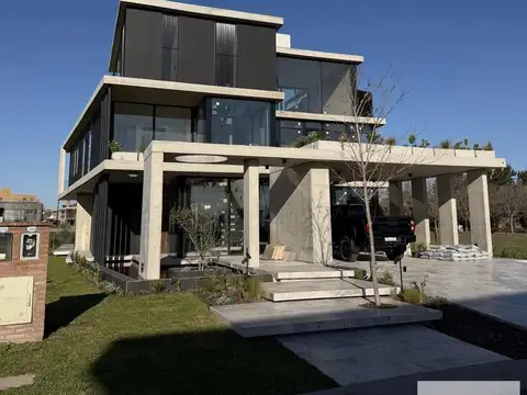 Casa en Venta de 5 dormitorios
