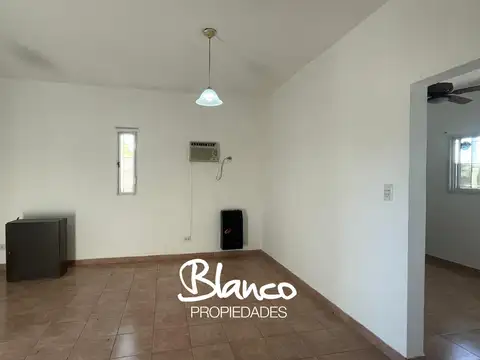 Casa 2 ambientes con 1 baño