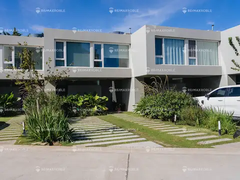 TOWNHOUSE EN VENTA EN LUCIÉRNAGAS 5 AMBIENTES