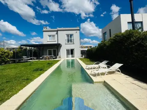 Casa  en Venta en Araucarias, Puertos, Escobar