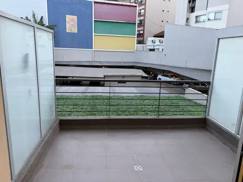 Rio De Janeiro 700, Piso 1