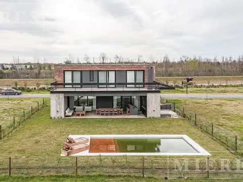 Casa en venta Barrio Amarras Puertos Escobar