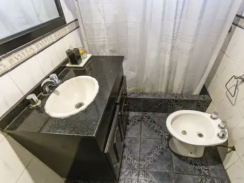 Venta- Casa 5 amb-Allemandri 1699-Temperley