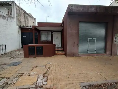 VENTA-CASA MULTIFAMILIAR-3AMB-MORON-CON LOCAL