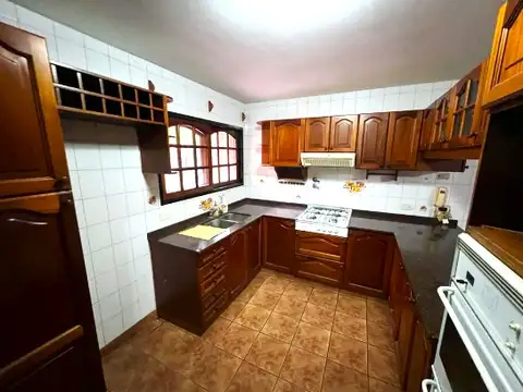 Casa 5 ambientes con 4 baños