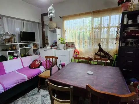 VENTA CASA 4 AMBIENTES A REFACCIONAR EN VERSALLES