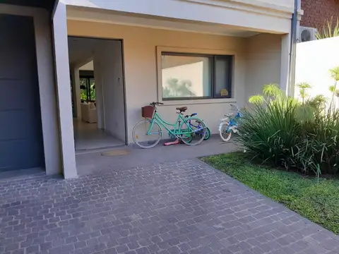 EXCELENTE CASA EN EXCELENTE UBICACIÓN 