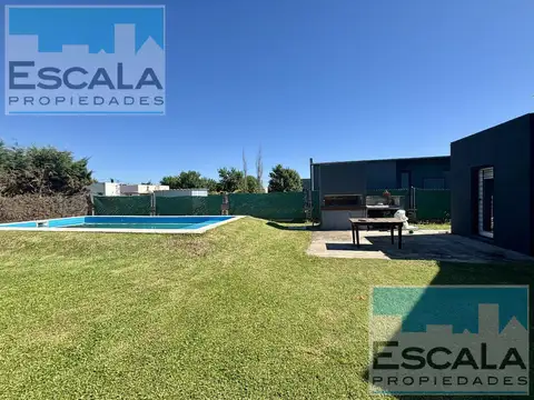 CASA DE DOS DORM CON PILETA EN VENTA/ALQUILER  BARRIO LAS TARDES ROLDAN