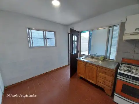 Depto Tipo Casa en Alquiler en Lomas de Zamora, $ 320.000