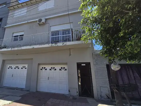 Casa en 3 pisos apto dos familias en muy buenas condiciones