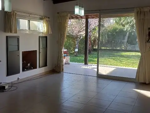 Casa en Alquiler de 4 dormitorios
