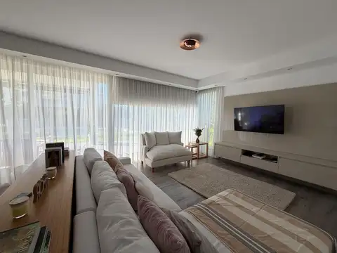 Casa 6 ambientes con 2 baños