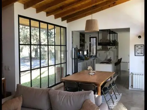 Casa 4 ambientes con 3 baños