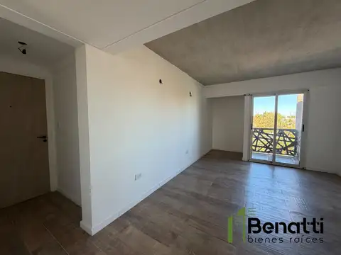 Departamento DOS AMBIENTES AL FRENTE con balcón en alquiler