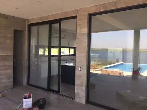 Casa en Venta en El Cazal, USD 140.000