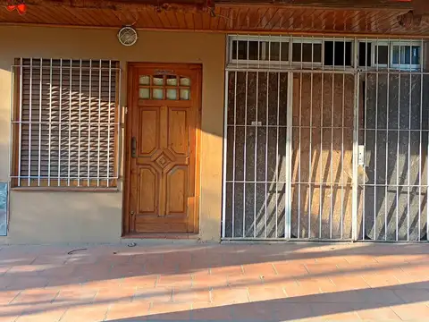 Casa 2 Amb.   Local | Cochera p/ 3 Autos y Jardín-Apto Credito-Quilmes Oeste