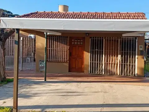 Casa en Venta con 3 cocheras