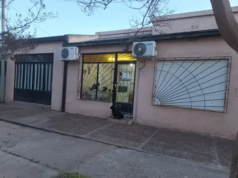 VENDO LOCAL COMERCIAL CON CASA EN VILLA ELISA 