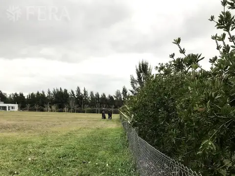 Venta lote de 2400 m2 en  Campos de Roca II