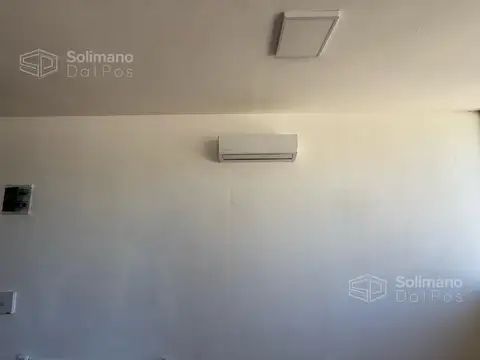 Alquiler de oficina/showroom/local comercial en Olivos, La Lucila. Vicente Lopez