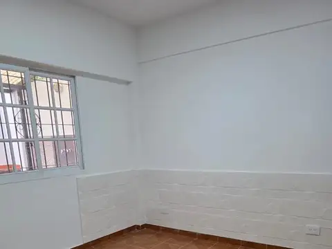 Departamento en Alquiler en Villa Luzuriaga, $ 600.000