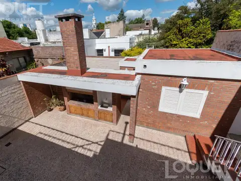 Casa 3 dormitorios, cochera y patio en venta. Barrio 7 Jefes, zona Costanera, Santa Fe