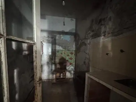 CASA CON LOCAL EN ESQUINA