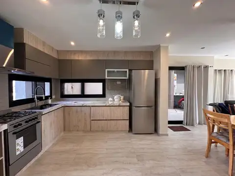 Casa 4 ambientes a estrenar, Federico I Berazategui