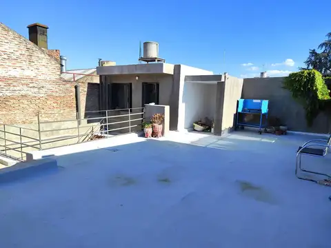 Depto Tipo Casa 5 ambientes con 1 baño