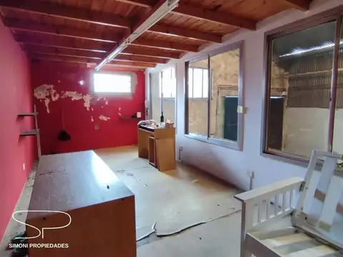 Galpón de 500 metros 350 metros cubiertos Zona Industrial