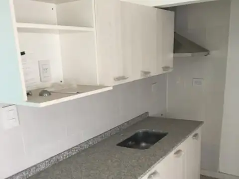 Depto Tipo Casa en Alquiler en Caseros, $ 650.000