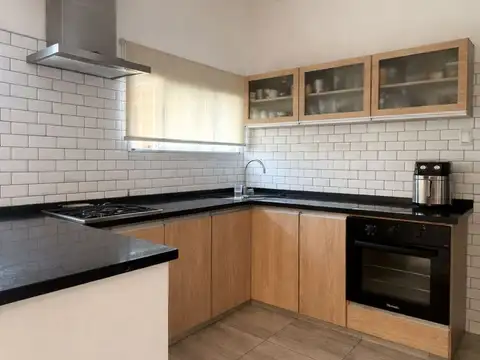 Casa en Venta con 1 cochera