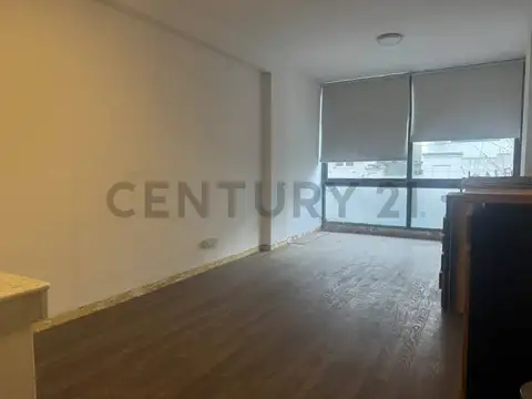 2 Oficinas y Cochera Cubierta en Venta en Edificio Palacion de Cristal