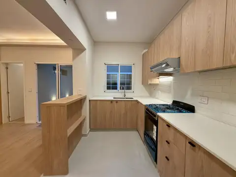 Departamento 6 ambientes con 2 baños